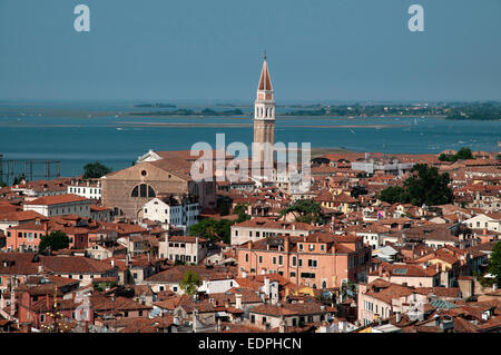 Voir NE Place St Marc Venise Italie Clocher avec Campanile de déphasage de Chiesa di San Franceso della Vigna avec vue sur la mer et le Li Banque D'Images