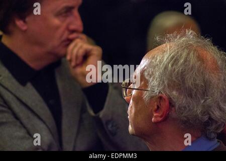 Les électeurs du parti grec à l'annonce de G. Papandréou, ancien Premier Ministre de la Grèce, l''Movement sociaux-démocrates. 03.01.2015 Banque D'Images