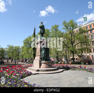 Statue de Johan Ludvig Runeberg Esplanadi à Helsinki en Finlande Banque D'Images