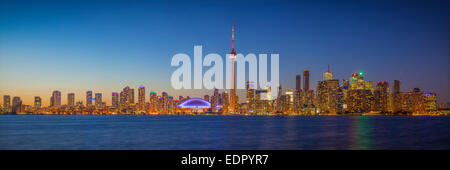 Toronto Skyline panorama vu de l'île Centre. Banque D'Images