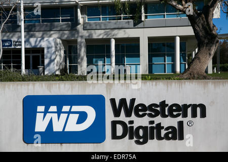 Un immeuble de bureaux occupés par l'Western Digital Corporation à San Jose, Californie. Banque D'Images