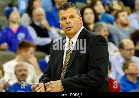 Omaha, NE USA. 07Th Jan, 2015. Creighton Bluejays l'entraîneur-chef Greg McDermott en action lors d'un match de basket-ball NCAA DePaul Blue Demons entre et Creighton Bluejays à Century Link Centre à Omaha, NE.DePaul a gagné 70-60.Michael Spomer/Cal Sport Media/Alamy Live News Banque D'Images