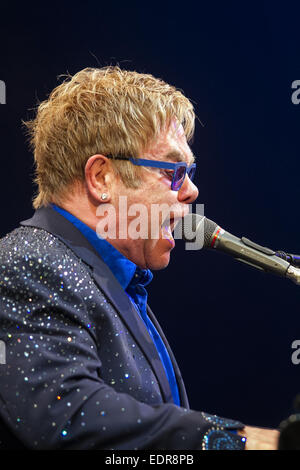 Elton John en live à Garry Weber Stadion dans le cadre de ses plus grands hits Tour 2014 tour d'Elton John : où : Halle/Westfalen, Allemagne Quand : 06 Oct 2014 Banque D'Images