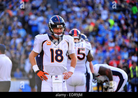 14 décembre 2014 Denver Broncos quarterback Peyton Manning # 18 en action au cours de la NFL football match entre les Denver Broncos et les Chargers de San Diego au Qualcomm Stadium de San Diego, Californie.Charles Baus/CSM Banque D'Images