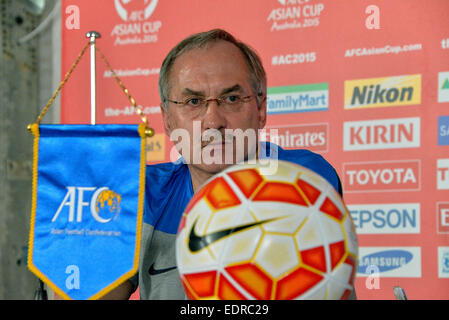 Canberra, Australie. Jan 9, 2015. L'entraîneur-chef sud-coréen Uli Stielike assiste à une conférence de presse pour la coupe d'Asie de l'AFC au stade de Canberra à Canberra, Australie, le 9 janvier 2015. La Corée du Sud va d'abord jouer contre Oman à Canberra le 10 janvier. © Justin Qian/Xinhua/Alamy Live News Banque D'Images