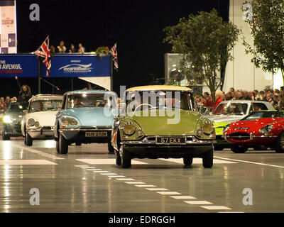 Londres, Royaume-Uni. 05Th Jan, 2015. Grand Avenue conduisant à l'écran de passage 60 yrars de la Citroën DS. Credit : Cabanel/Alamy Live News Banque D'Images