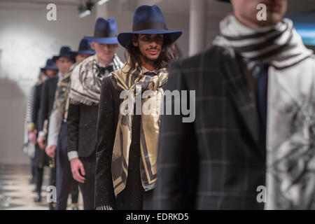 Londres, Royaume-Uni. 05Th Jan, 2015. Le 8 janvier, Joshua Kane a présenté sa collection AW/15, avec 18 élégant adapté à l'homme anglais sophistiqué Crédit : Clara Copley/Alamy Live News Banque D'Images