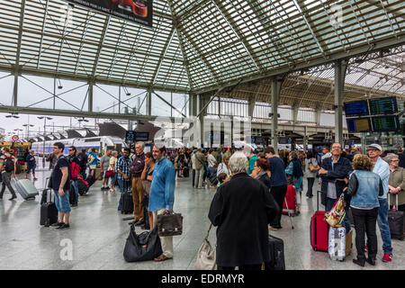 La gare de Lyon hall de gare à Paris, France Banque D'Images