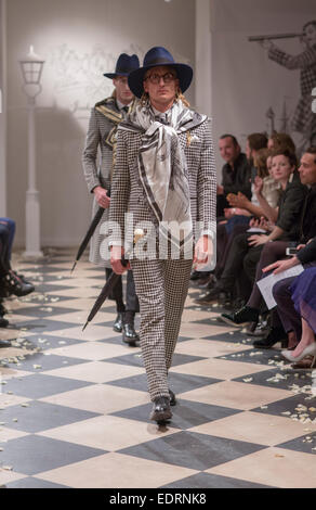 Londres, Royaume-Uni. 05Th Jan, 2015. Le 8 janvier, Joshua Kane ont présenté leur collection AW/15 avec 18 élégant adapté à l'homme anglais sophistiqués. Credit : Clara Copley/Alamy Live News Banque D'Images