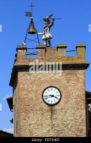 Italien, Städtchen Montepulciano dans der Toskana, Uhrturm, Torre di Piazza, Pucinella Michelozzo,Italie, Montepulciano en Toscane, Banque D'Images