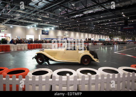 1931 Jaguar SS1 berline sport deux portes d'exécution sur le Grand Avenue au Classic Car Show à London Excel Banque D'Images