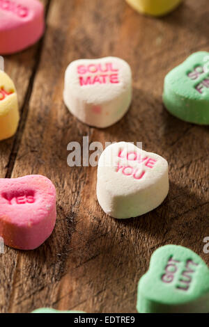 Conversation Bonbons colorés Coeurs pour la Saint-Valentin Banque D'Images