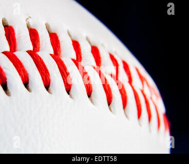 Particulier d'un filon d'une balle de baseball. Banque D'Images