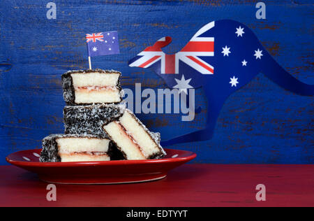 Heureux l'Australie le 26 janvier Journée cuisine de fête avec des gâteaux lamington australien iconique Banque D'Images