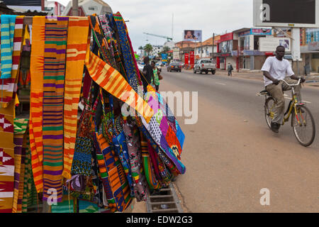 Blocage de souvenirs, Oxford Street, Osu, Accra, Ghana, Afrique Banque D'Images