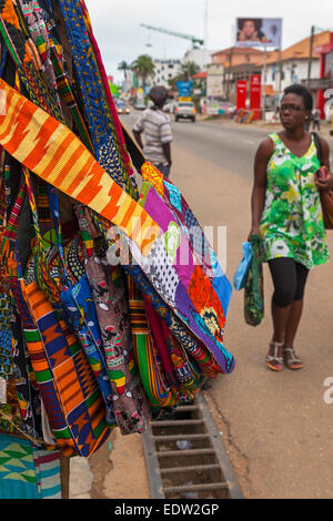 Blocage de souvenirs, Oxford Street, Osu, Accra, Ghana, Afrique Banque D'Images