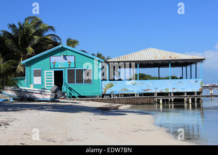 Rainbow Bar and Grill sur Caye Caulker, Belize Banque D'Images