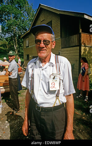 Agriculteur mennonite au règlement Spanish Lookout farm vente aux enchères, Belize, en Amérique centrale, Juin 1985 Banque D'Images