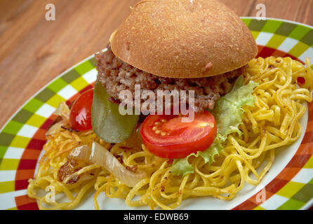 Chow mein - sandwich populaire sur les menus de restaurant sino-américaine dans tout le sud-est du Massachusetts Banque D'Images