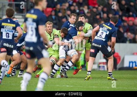 Vente, UK. 10 janvier, 2015. Aviva Premiership. Sale Sharks par rapport à Northamton Saints. Sale Sharks prop Josh Beaumont avec la balle. Credit : Action Plus Sport/Alamy Live News Banque D'Images