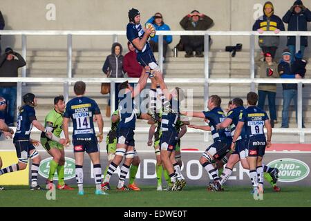 Vente, UK. 10 janvier, 2015. Aviva Premiership. Sale Sharks par rapport à Northamton Saints. Sale Sharks prop Josh Beaumont avec la balle. Credit : Action Plus Sport/Alamy Live News Banque D'Images