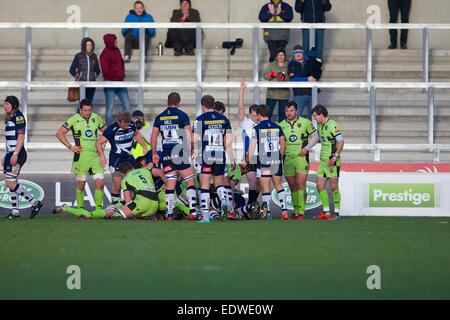 Vente, UK. 10 janvier, 2015. Aviva Premiership. Sale Sharks par rapport à Northamton Saints. Vente marquer un premier semestre d'essayer. Credit : Action Plus Sport/Alamy Live News Banque D'Images