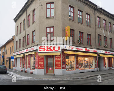 Magasin de chaussures dans Skosalong Ramona Grunerlokka Oslo Norvège, la façade de l'immeuble typique dans le centre-ville populaire Banque D'Images