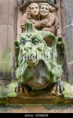 La Cathédrale de Lichfield gargouille grotesque en pierre sculptée Banque D'Images