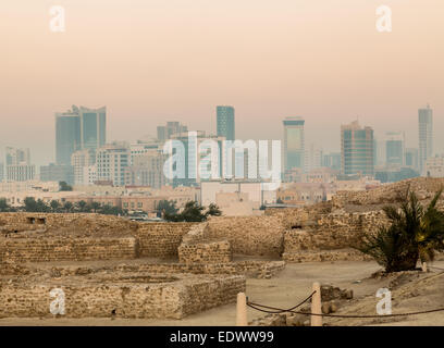 Recontructed ruines autour du Fort de Bahreïn près de Manama, Bahreïn à Seef Banque D'Images