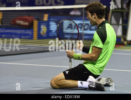 Chennai, Inde. 10 janvier, 2015. Aljaz Bedene de Slovénie célèbre après le match de demi-finale des célibataires ATP Chennai Open contre Roberto Bautista Agut d'Espagne à Chennai, Inde, 10 janvier 2015. Bedene a remporté le match 3-6, 6-3, 7-6 pour accéder à la finale. © Stringer/Xinhua/Alamy Live News Banque D'Images