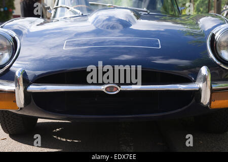 Jaguar E-Type 4.2 classic car Banque D'Images