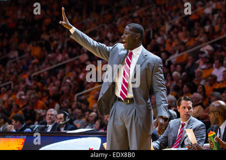 10 janvier 2015 : l'entraîneur-chef Anthony Grant de l'Alabama Crimson Tide au cours de la jeu de basket-ball de NCAA entre les bénévoles de l'Université du Tennessee et de l'Université de l'Alabama Crimson Tide à Thompson Boling Arena de Knoxville TN Banque D'Images