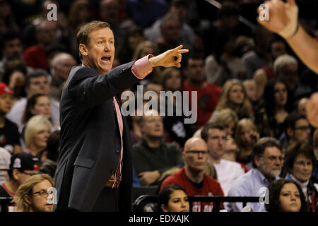 TERRY STOTTS entraîneurs à l'écart. Les Portland Trail Blazers jouer le Magic d'Orlando à la moda Center le 10 janvier 2015. 10 janvier, 2015. © David Blair/ZUMA/Alamy Fil Live News Banque D'Images