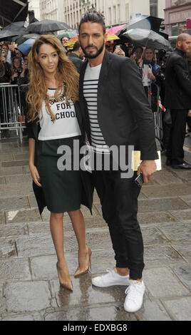 Paris Fashion Week haute couture automne-hiver 2014-2015 - Jean Paul Gaultier - l'extérieur des arrivées En vedette : Nabilla Benettia,Thomas Vergara Où : Paris, France Date : 09 Juil 2014 Banque D'Images