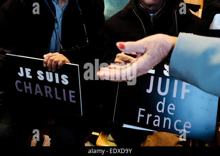 Israël. Jan 11, 2015. Une très large participation à la municipalité de Jérusalem Ville salle du Conseil en tant que maire Barkat est titulaire d'un rassemblement de l'unité de montrer leur soutien pour la nation française et de la communauté juive de France à la suite des attentats terroristes à Paris. Credit : Alon Nir/Alamy Live News Banque D'Images