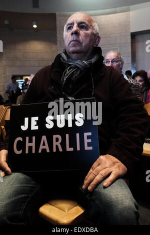 Israël. Jan 11, 2015. Une très large participation à la municipalité de Jérusalem Ville salle du Conseil en tant que maire Barkat est titulaire d'un rassemblement de l'unité de montrer leur soutien pour la nation française et de la communauté juive de France à la suite des attentats terroristes à Paris. Credit : Alon Nir/Alamy Live News Banque D'Images