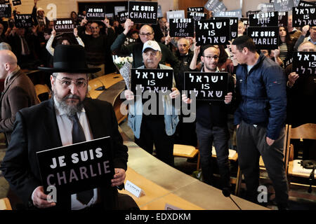 Israël. Jan 11, 2015. Une très large participation à la municipalité de Jérusalem Ville salle du Conseil en tant que maire Barkat est titulaire d'un rassemblement de l'unité de montrer leur soutien pour la nation française et de la communauté juive de France à la suite des attentats terroristes à Paris. Credit : Alon Nir/Alamy Live News Banque D'Images