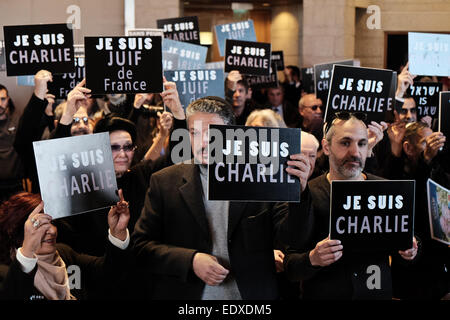 Israël. Jan 11, 2015. Une très large participation à la municipalité de Jérusalem Ville salle du Conseil en tant que maire Barkat est titulaire d'un rassemblement de l'unité de montrer leur soutien pour la nation française et de la communauté juive de France à la suite des attentats terroristes à Paris. Credit : Alon Nir/Alamy Live News Banque D'Images