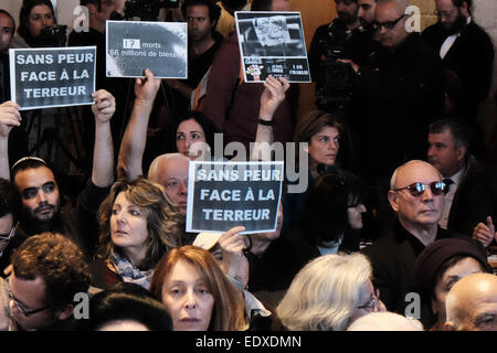 Israël. Jan 11, 2015. Une très large participation à la municipalité de Jérusalem Ville salle du Conseil en tant que maire Barkat est titulaire d'un rassemblement de l'unité de montrer leur soutien pour la nation française et de la communauté juive de France à la suite des attentats terroristes à Paris. Credit : Alon Nir/Alamy Live News Banque D'Images