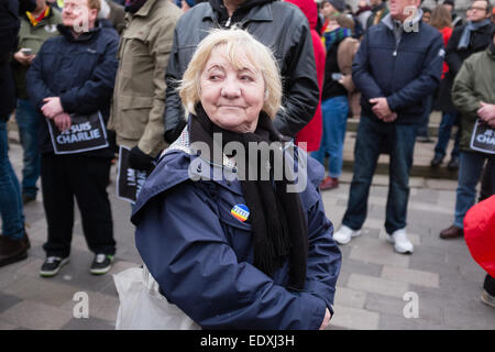 Liverpool, Royaume-Uni. Jan 11, 2015. Je suis Charlie rassemblement à Liverpool, Royaume-Uni, le 11 janvier, 2015. Des centaines de personnes manifestent leur soutien de la France au bout de 12 personnes ont été tuées au magazine Charlie Hebdo à Paris. Crédit : Peter Carr/Alamy Live News Banque D'Images