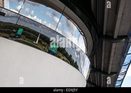 Ascot Racecourse est un hippodrome, situé dans le village d'Ascot, Berkshire, et l'hôte de la Red Bull Air Race 2014 Banque D'Images