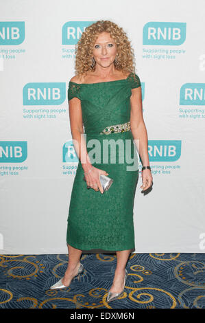 Le RNIB Dîner de gala organisé à l'hôtel Hilton London - Arrivées. Avec : Kelly Hoppen Où : London, Royaume-Uni Quand : 09 Oct 2014 Banque D'Images