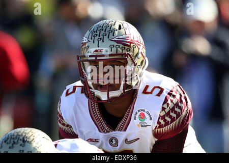 01 janvier 2015, la Florida State Seminoles quarterback Jameis Winston # 5 en action avant la demi-finale des séries éliminatoires de football collégial au Rose Bowl Game présentée par Northwestern Mutual au Rose Bowl de Pasadena, Californie.Charles Baus/CSM Banque D'Images