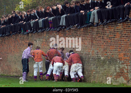 Collège d'Eton Wall Game Banque D'Images