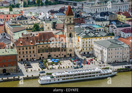 Hôtel de ville et Hôtel de Ville Tour, l'hôtel Wilder Mann, nouvelle résidence épiscopale, vieille ville, rivière Inn, Danube, Passau Banque D'Images