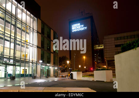 Coup du soir de l'université Leeds Beckett allumé l'affichage Banque D'Images