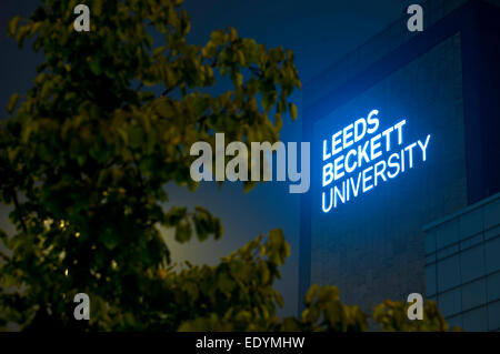 Coup du soir de l'université Leeds Beckett allumé l'affichage Banque D'Images