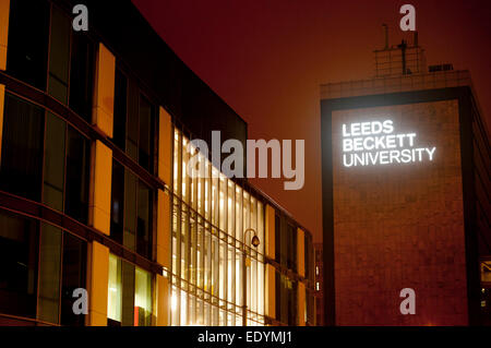 Coup du soir de l'université Leeds Beckett allumé l'affichage Banque D'Images