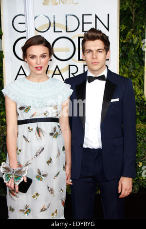 Los Angeles, Californie, USA. Jan 11, 2015. L'actrice britannique Keira Knightley et son mari, le compositeur James Righton, arrivent pour le 20e Congrès Golden Globe Awards au Beverly Hilton Hotel, à Beverly Hills, Californie, USA, 11 janvier 2015. Photo : Hubert Boesl/DPA - PAS DE FIL - SERVICE/dpa/Alamy Live News Banque D'Images