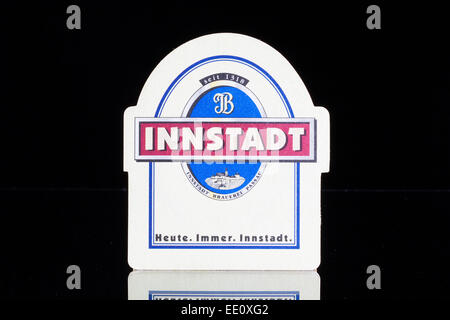 Germany-December,13,2014 Berlin:Beermat de Innstadt Innstadt beer.La Brasserie est situé sur les rives du Danube dans t Banque D'Images